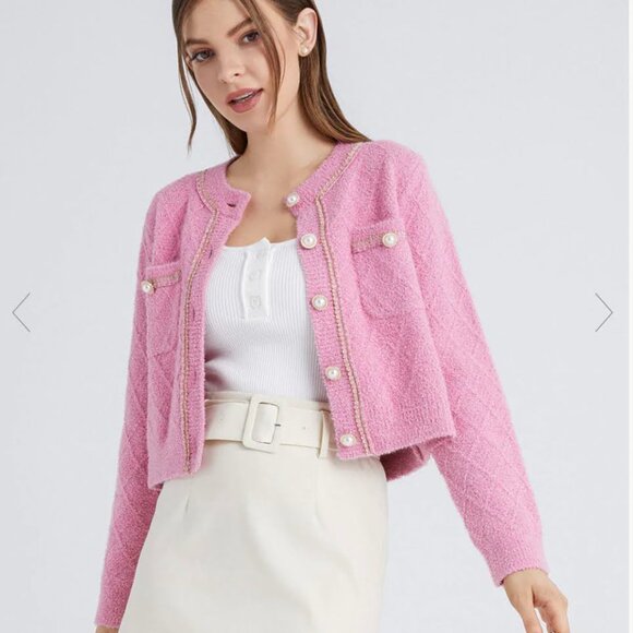 Urban Revivo FLUFFY CONTRAST TRIM FAUX PEARL BUTTON CARDIGAN - Picture 2 of 7